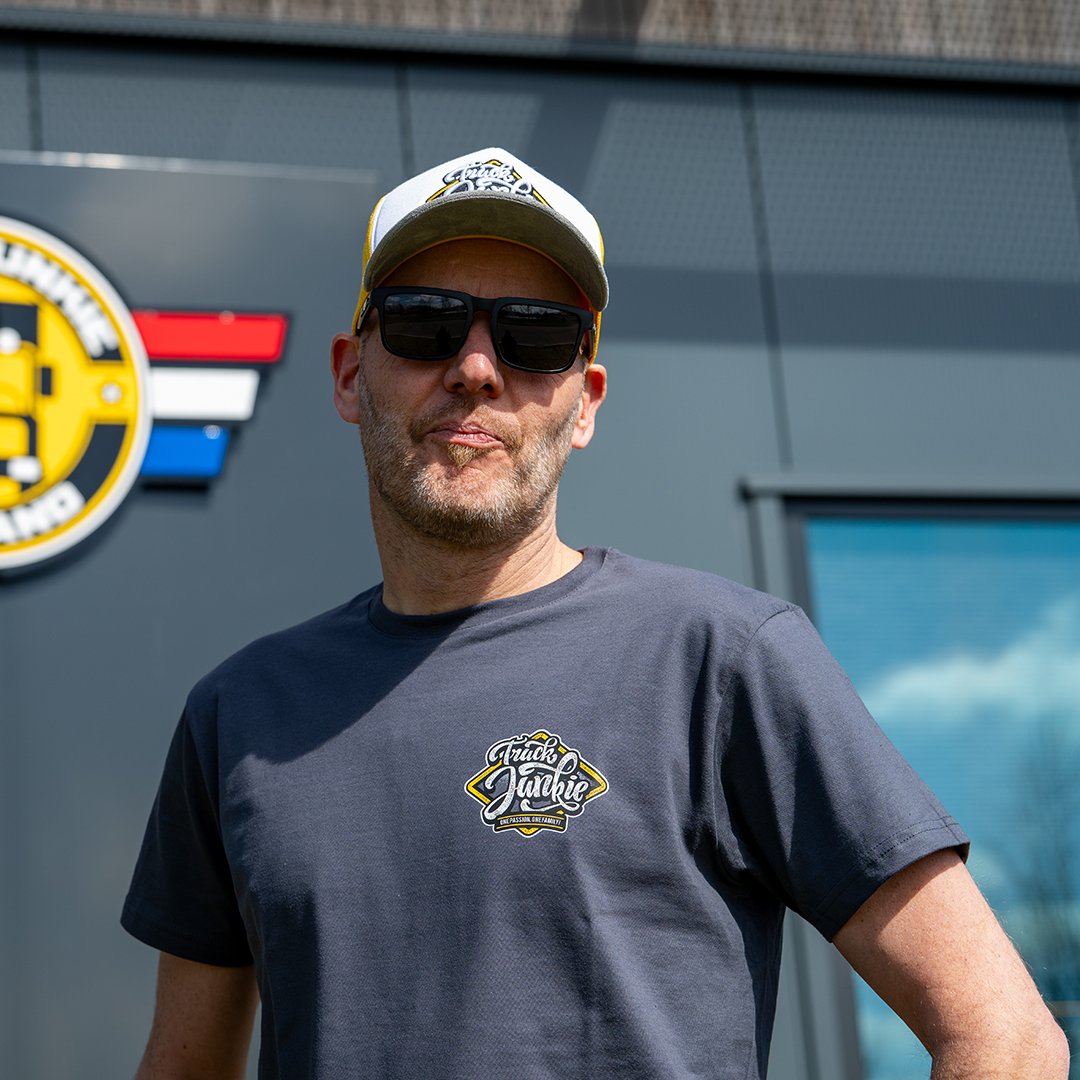 T-shirt Truckjunkie Gris Yellow Wybert