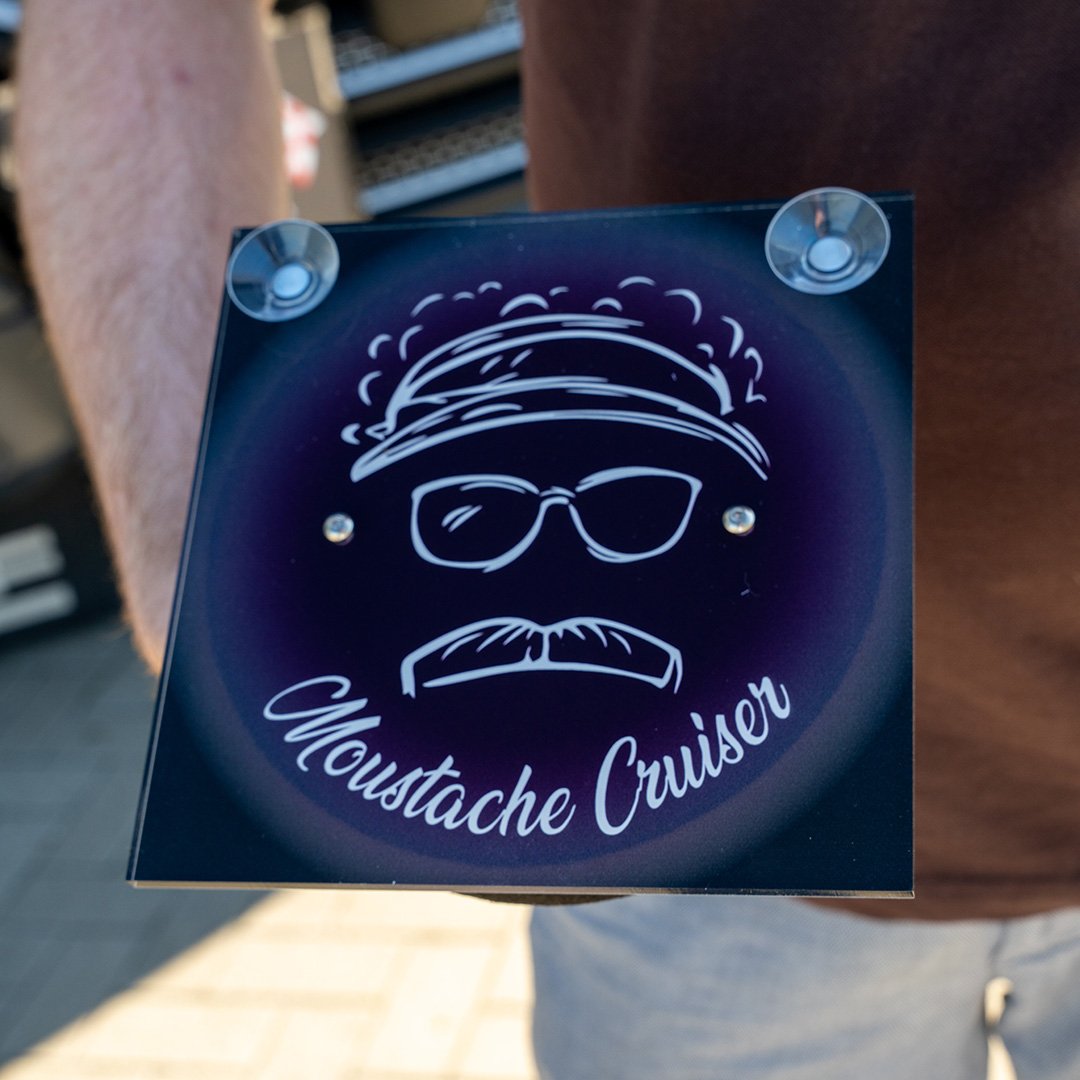 Boîte lumineuse Moustache Cruiser Complète