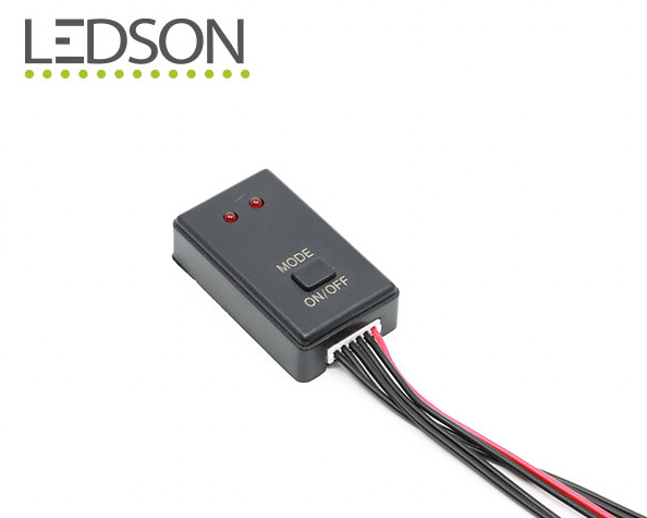 Contrôleur de stroboscope Deux Canaux 12/24V 10 Modes de Flash Charge Maximale 24W