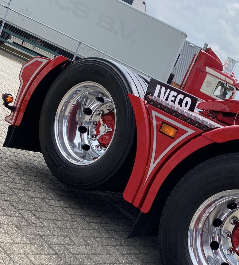 Garde-boue Iveco 63 x 35 cm (à l'unité)