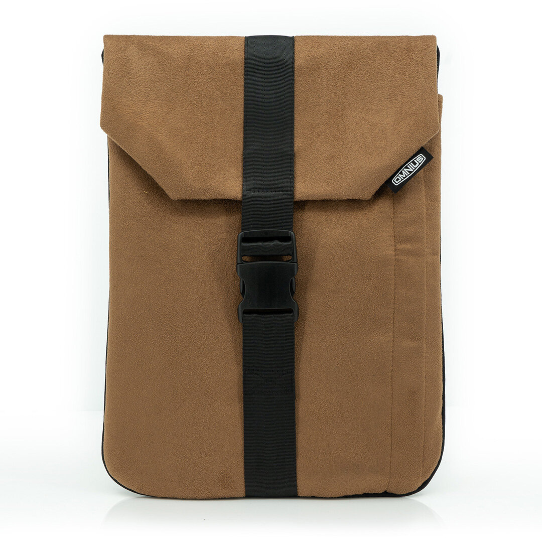 Support pour ordinateur portable Omnius 14 pouces aspect alcantara marron fermeture à clip