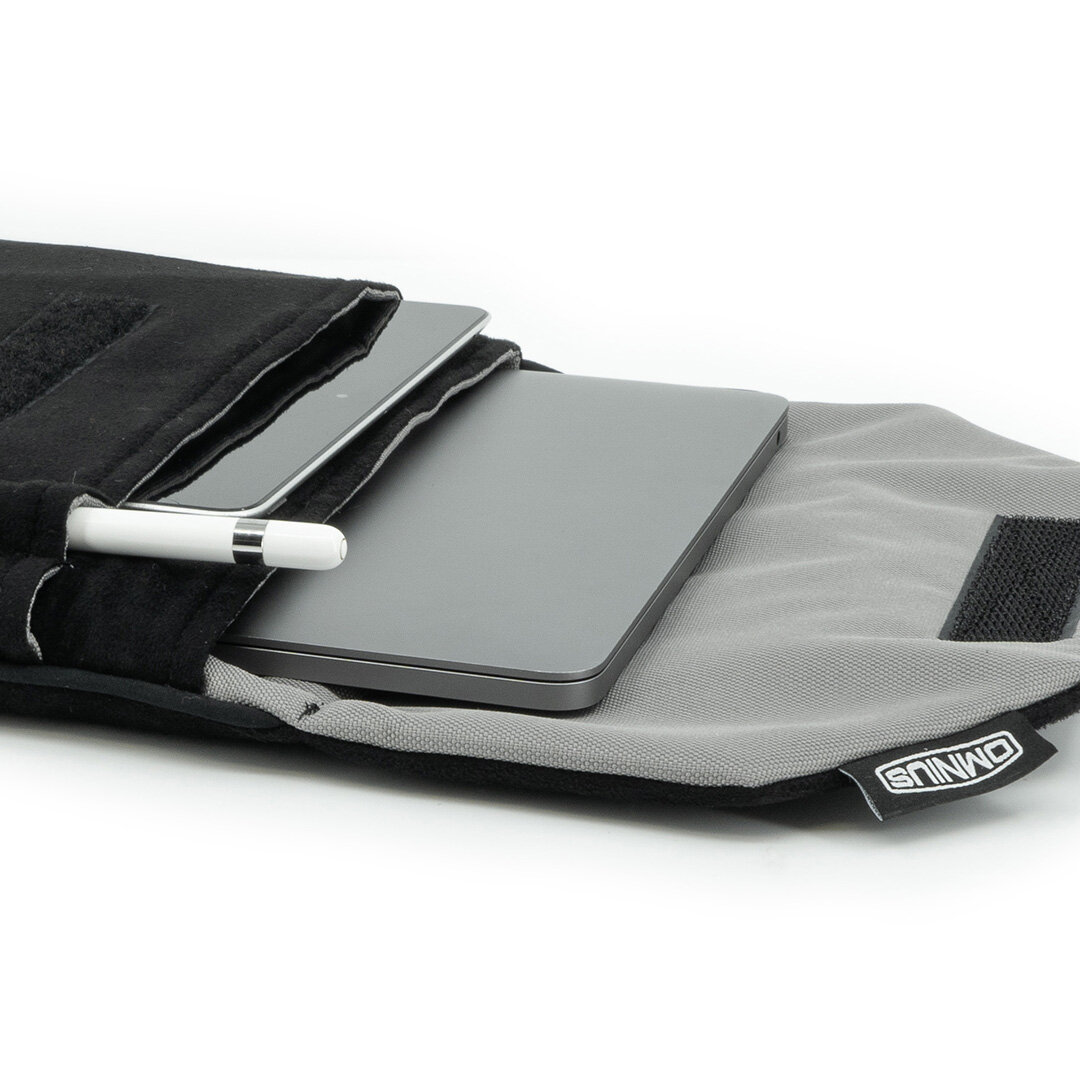 Housse d'ordinateur portable Omnius 14 pouces noir aspect Alcantara fermeture velcro