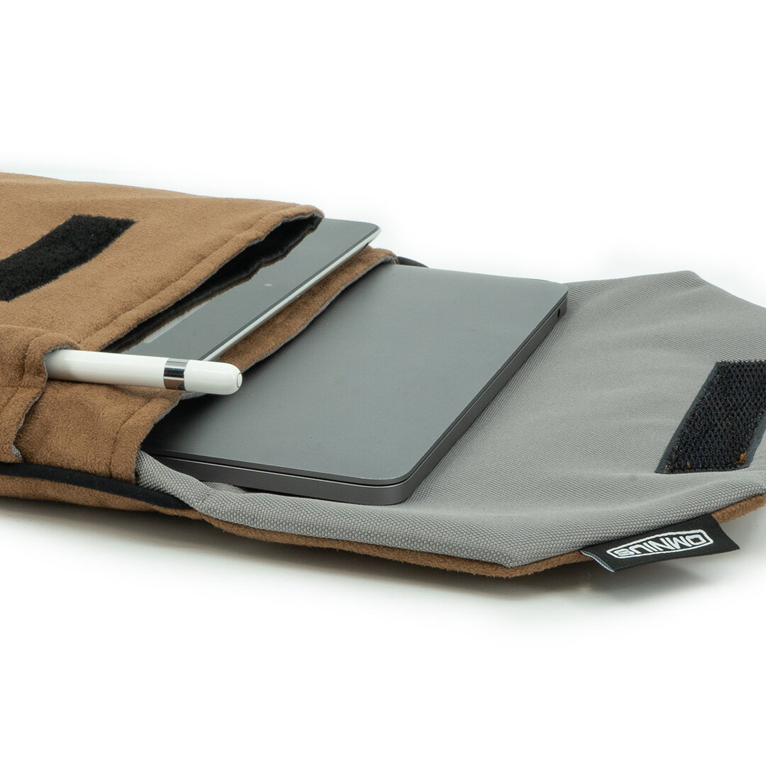 Support pour ordinateur portable Omnius 14 pouces marron aspect Alcantara fermeture velcro