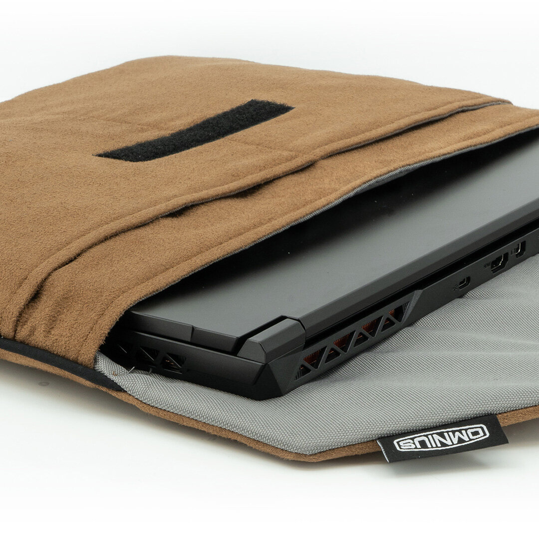 Support pour ordinateur portable Omnius 16 pouces aspect alcantara marron fermeture velcro