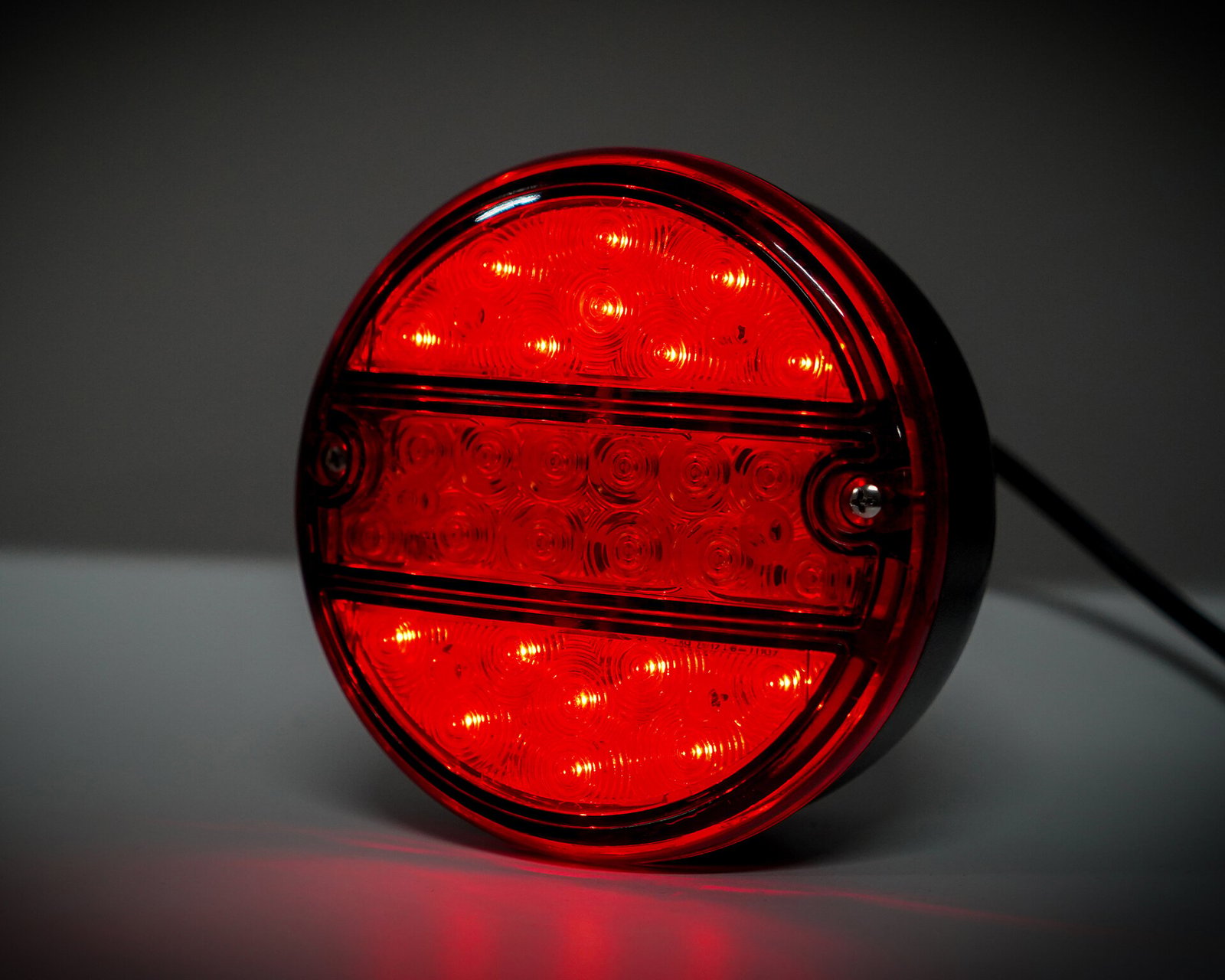 Luce Posteriore Rotonda a LED a 3 Camere 12-24V Ø139,2mm Luce Freno Direzione