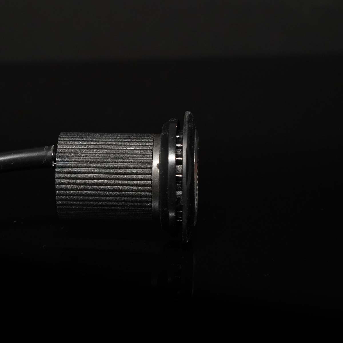 Lampe de poche LED escamotable intégrée Ø36 MM homologuée R65 14 motifs de flash