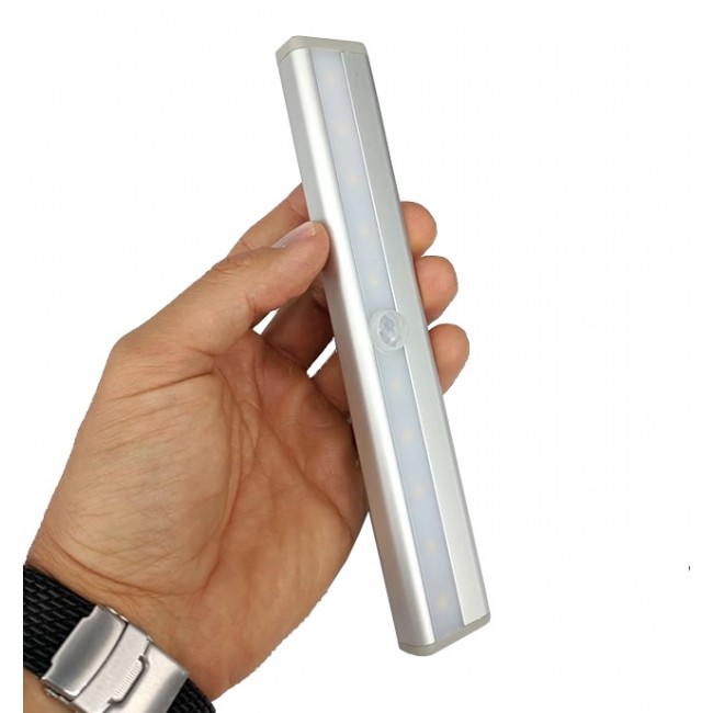 Illuminazione Interna Sensore di Movimento Luce Bianca Calda 4xAAA Batterie 187x30x15mm