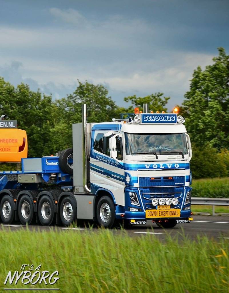 Panneau de Plaque Avant Volvo FH 4 Plastique ABS Résistant aux UV Blanc Hiver 1103