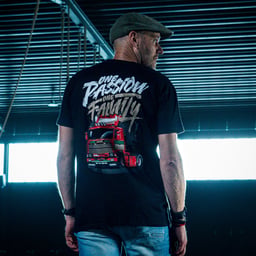 Truckjunkie T-Shirt Une Passion Une Famille Camion Graffiti