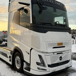 Dirt deflectors for Volvo Aero