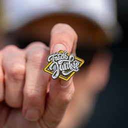 Pin Truckjunkie Yellow Wybert