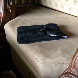 Support pour ordinateur portable Omnius 14 pouces noir aspect Alcantara fermeture à clip