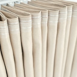 Ensemble basique rideau latéral, bande de fenêtre et rideau 3 arceaux – franges crème et beige