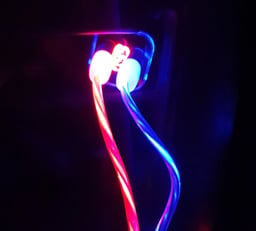Ledson Poppy LED avec lumière mobile dans le cordon rouge 10-40V USB 2 mètres 12 mois de garantie