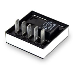 Adaptateur universel bicolore